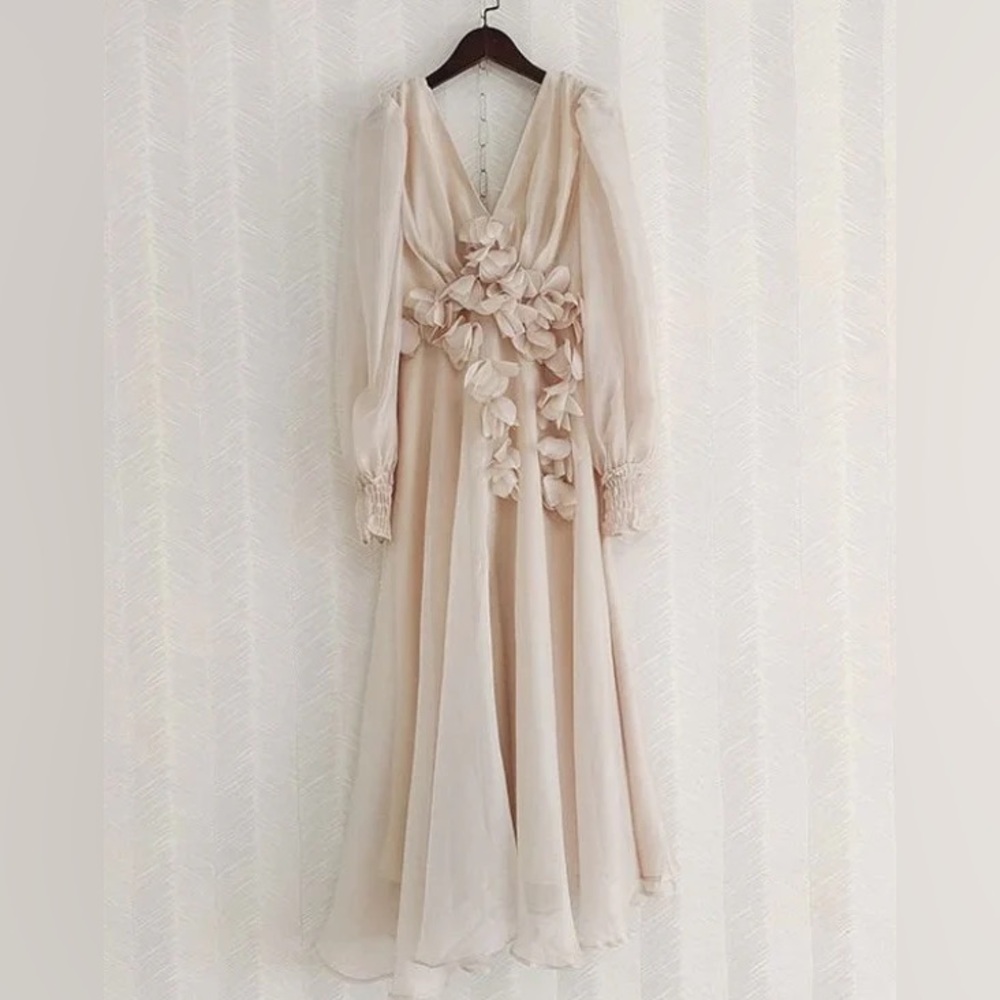 L’atiste By Amy ORGANZA Maxi DRESS WITH 3D FLORAL APPLIQUÉS Size S - Picture 6 of 7